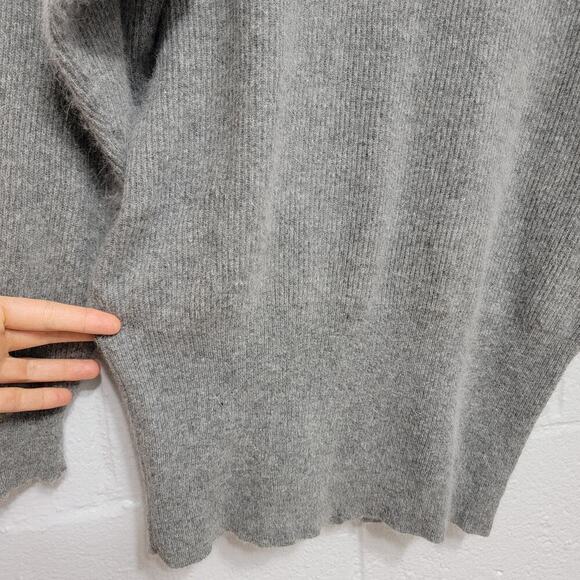 VTG Lambswool Turtleneck Sweater - Picture 5 of 10